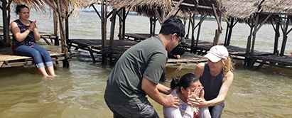 Dåb af tre kvinder fra Daughters of Cambodia 20. oktober 2019