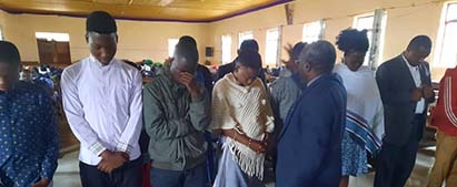 24 unge tanzaniere tog imod Jesus som deres frelser ved lanceringen af bogen og projektet "Fikia Maisha" i Mbeya i januar 2021