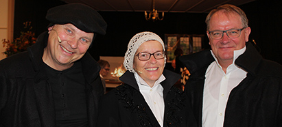Martin Luther, hans kone Katharina von Bora og hans ven Philipp Melanchthon var med til at fejre reformationen på LM's højskole i Hillerød Billede af skuespillerne der spillede Luther, Kataharina von Bora og Melanchthon
