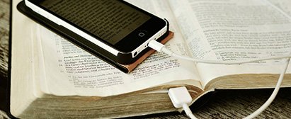 Bibellæseplanen "Soma Biblia kila siku" ("Læs Bibelen hver dag") kan nu læses på den verdensomspændende BibelApp YouVersion. Bibellæseplanen "Soma Biblia kila siku" ("Læs Bibelen hver dag") kan nu læses på den verdensomspændende BibelApp YouVersion.