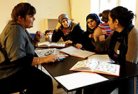 foto: kvindelige asylansøgere undervises i dansk